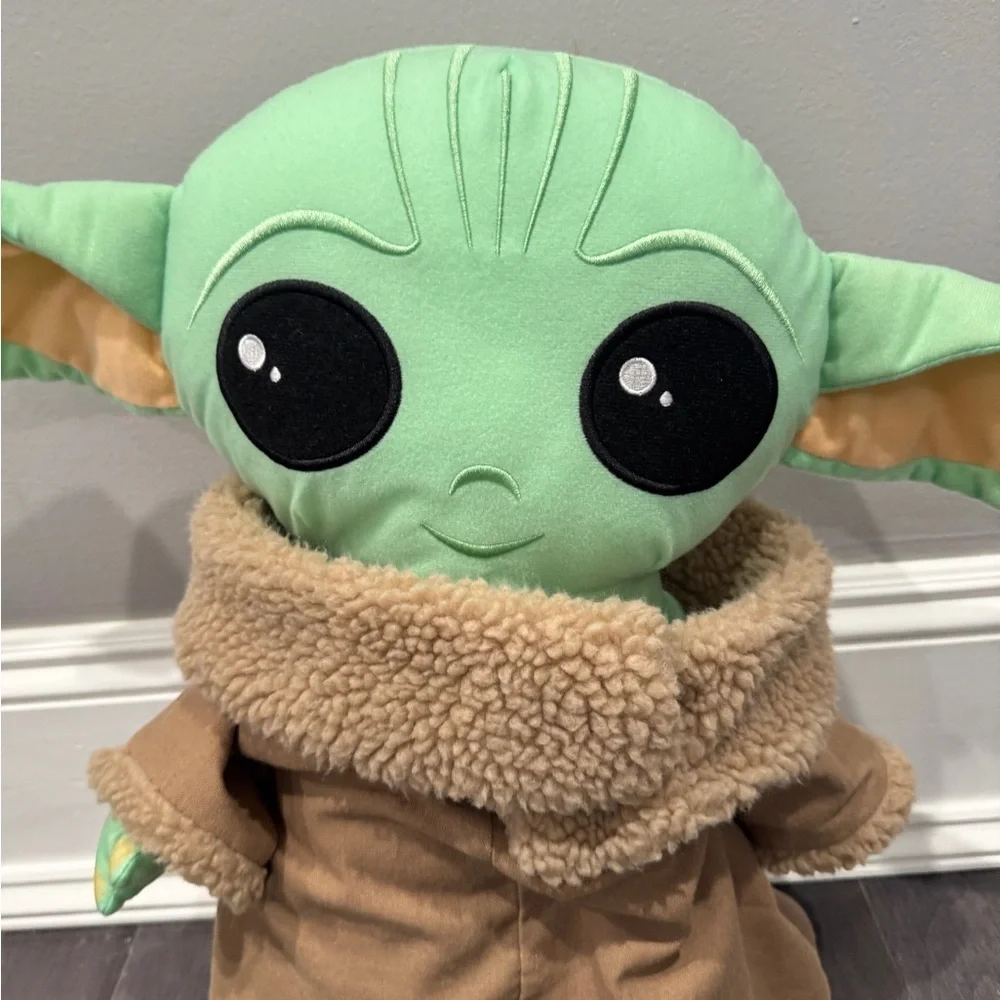 Star Wars The Mandalorian Grogu 21” in Green Tan Plush Toy Stuffed Animal Kids